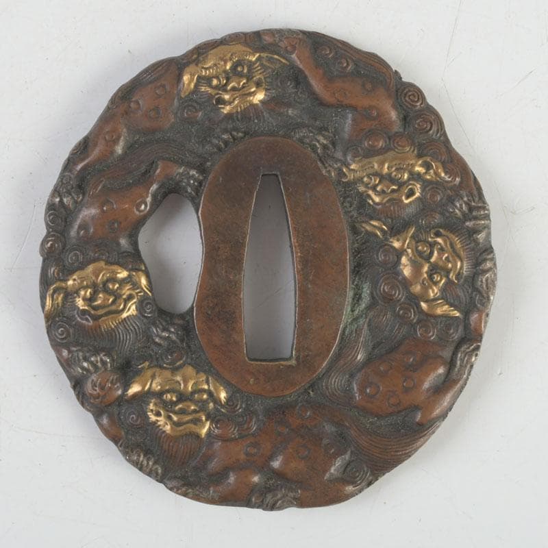 武具　刀装具　大森英重銘　古銅　牡丹神獣紋鍔　時代箱　C　9447