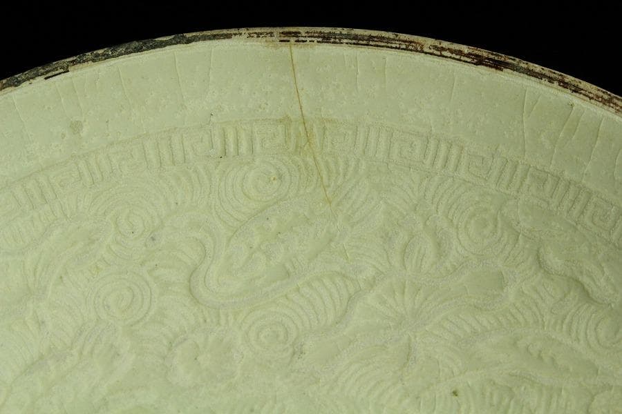 中国美術 唐物 白磁 印刻 双魚紋 碗 φ18cm 書付 仕服(K-RC959)