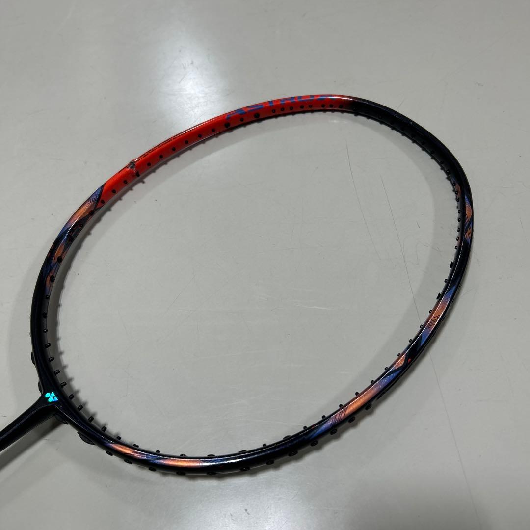 YONEXアストロクス77プロ4ug5バドミントンラケット 2本セットジャンク品