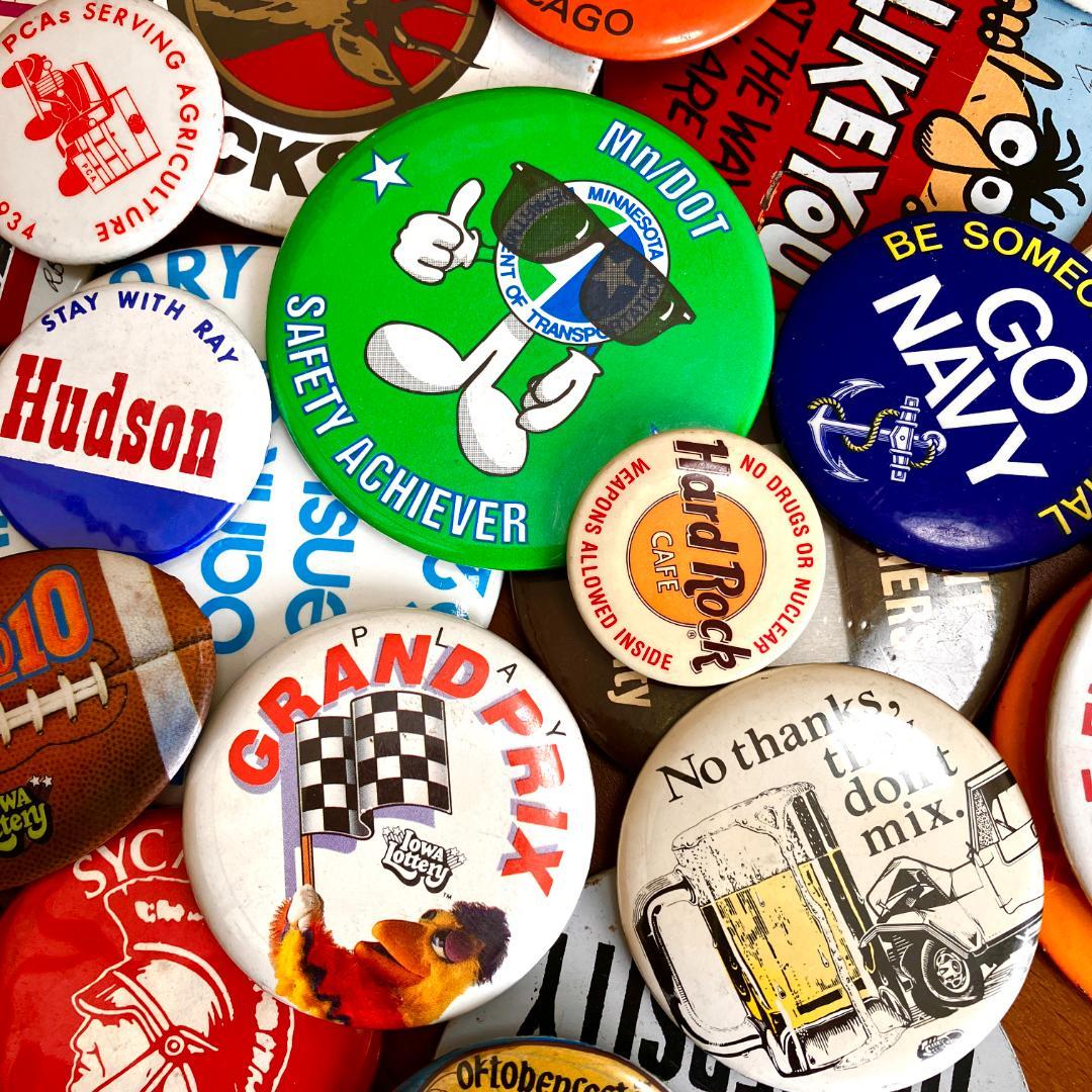 アメリカの缶バッジ200個over★まとめ売り／vintage／ノベルティ