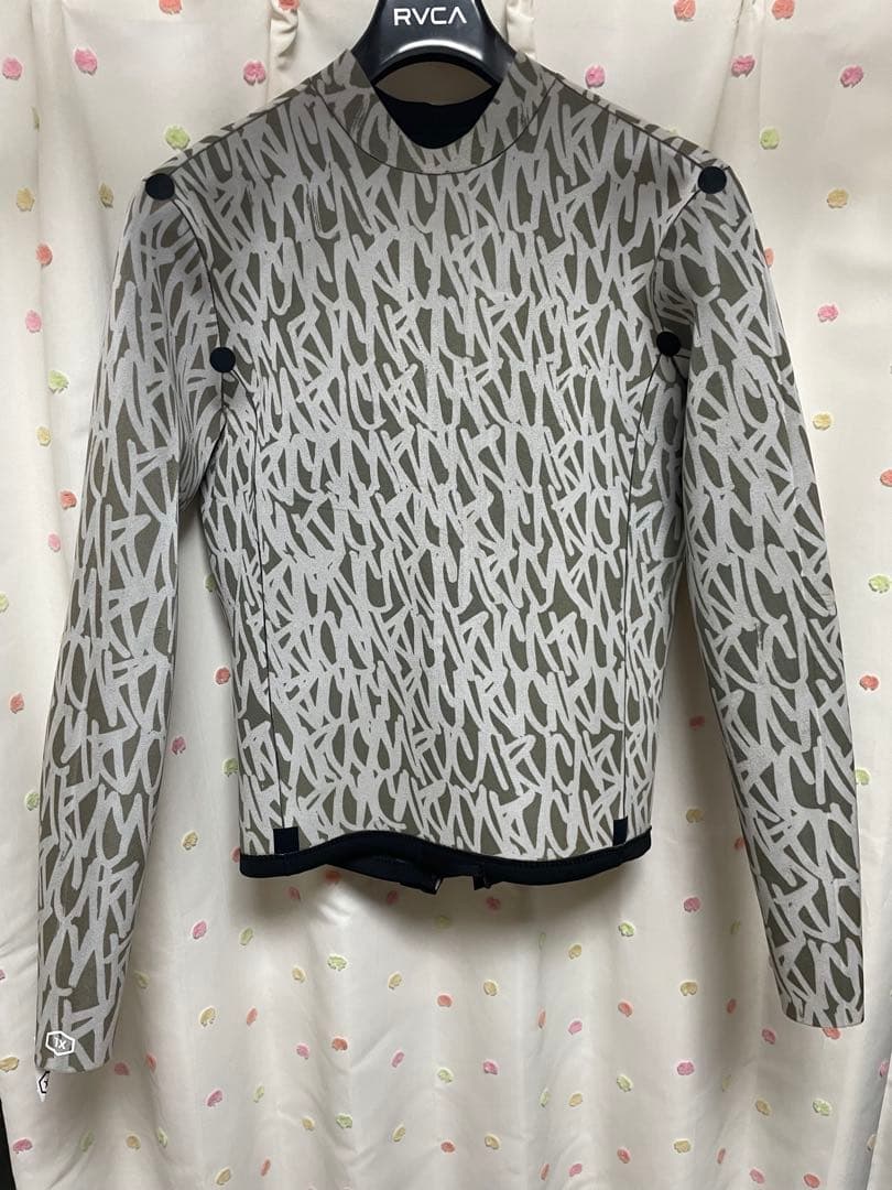 【最終価格:未使用品】RVCA メンズタッパー