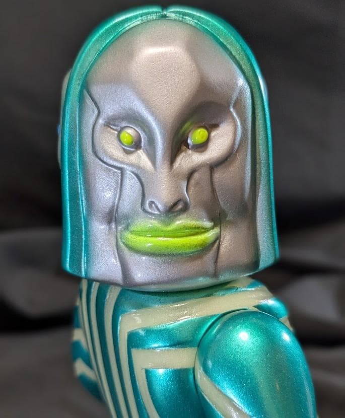 三面怪人 ダダ（Ｍ１号）三面バージョン ソフビフィギュア 蓄光カスタムペイント