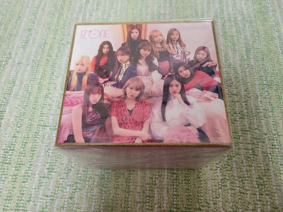新品、未開封！IZ*ONEのCD+DVD6枚、BOX2個の8点セット
