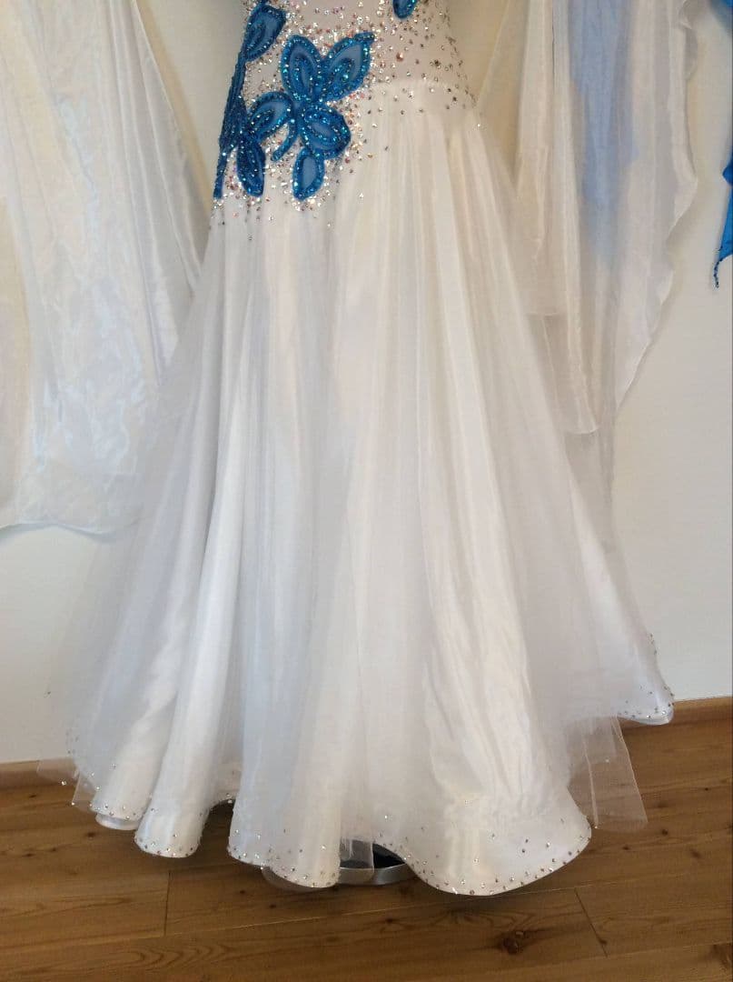 アオイプロデュース製 白 社交ダンス スタンダードドレス 中古 競技 デモ