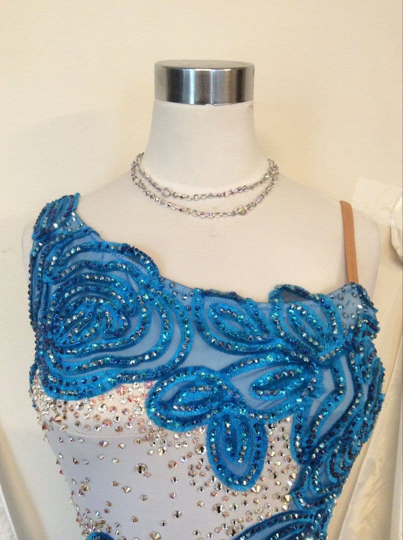 アオイプロデュース製 白 社交ダンス スタンダードドレス 中古 競技 デモ