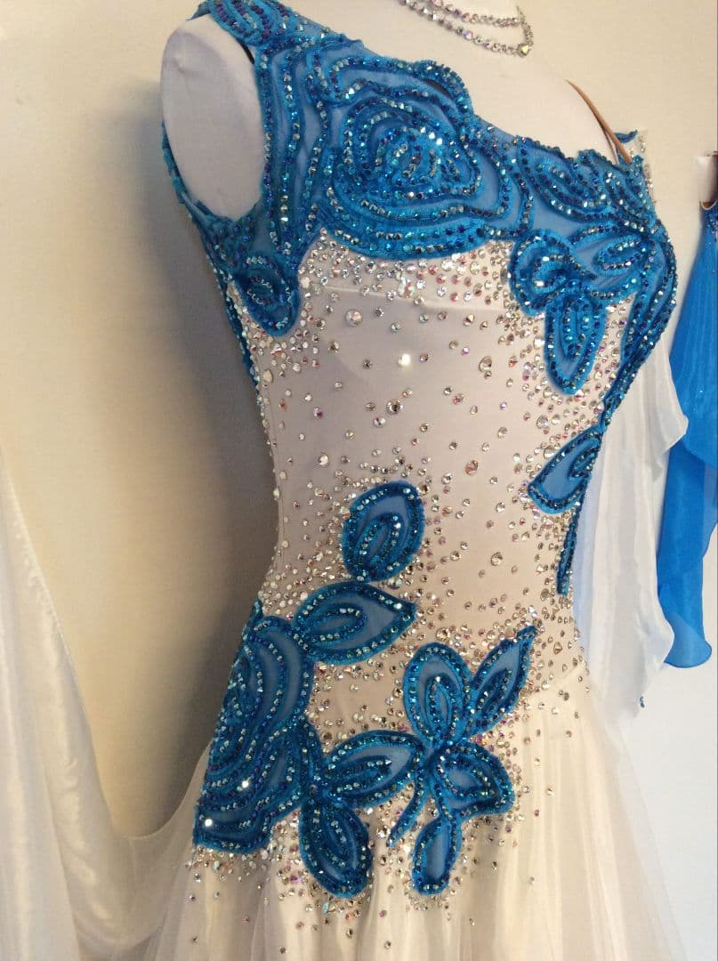 アオイプロデュース製 白 社交ダンス スタンダードドレス 中古 競技 デモ