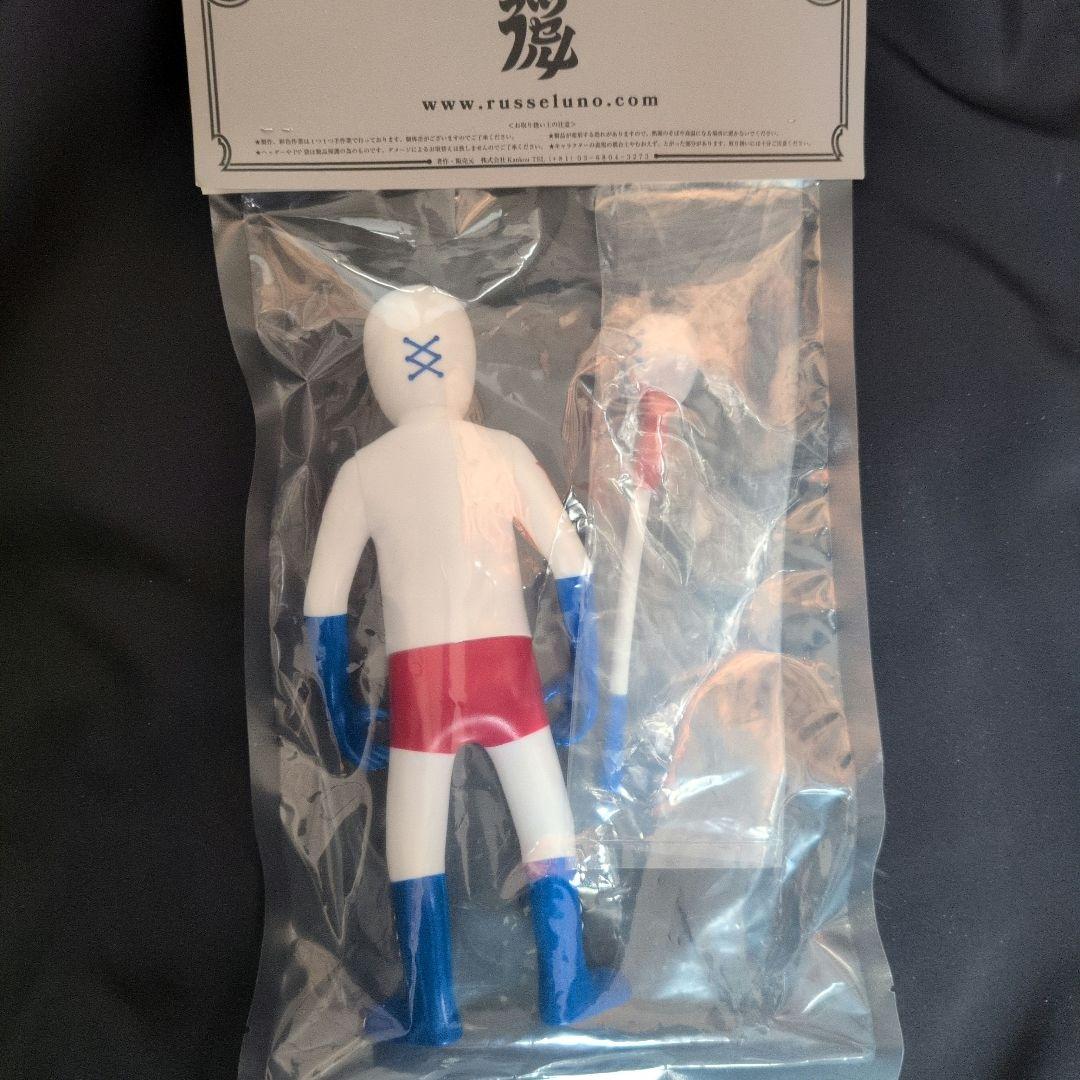Russeluno CHORI 白ボディ/赤パンツ/青ブーツフィギュア