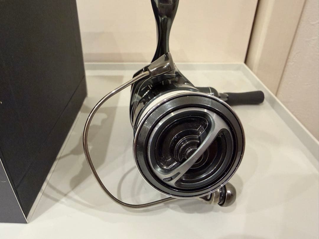 SHIMANO C2000S スピニングリール