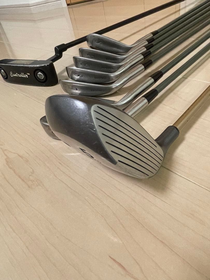 キャディバック＆ゴルフクラブセットPEARLY GARESアイアン7本パター5W