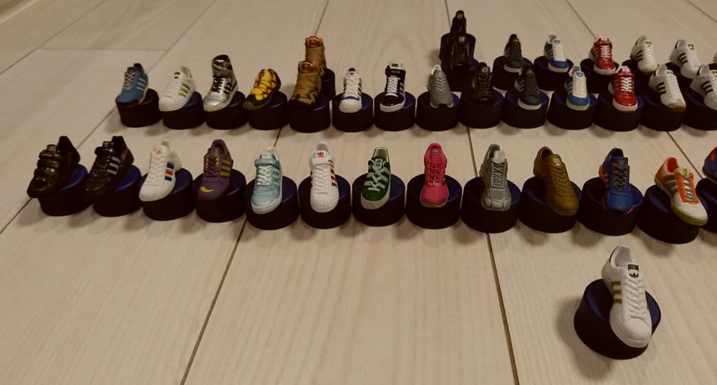 adidasスニーカーフィギュア×ペプシ