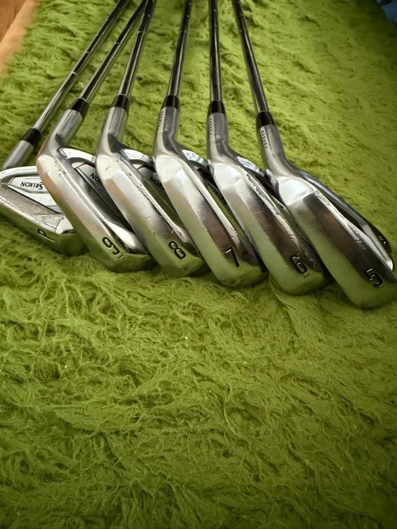 スリクソン　ZX5 アイアン　　シャフトDG S200 MID115