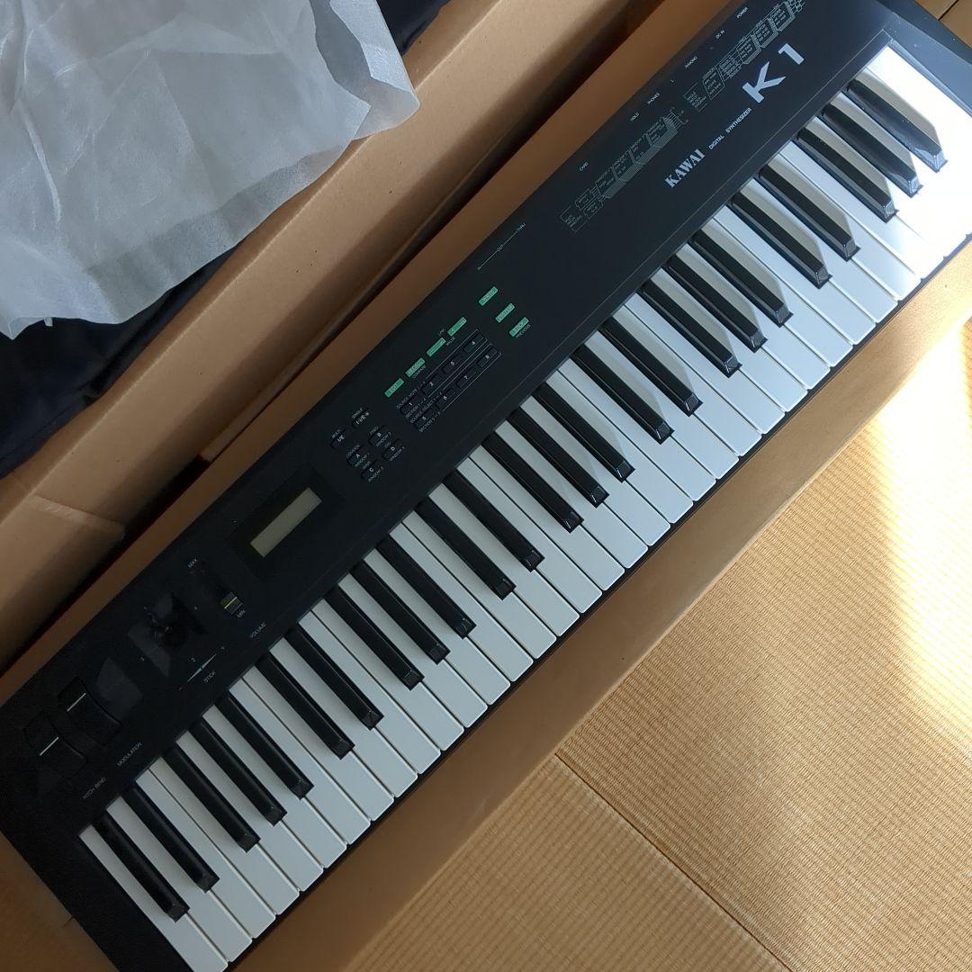 KAWAI　シンセサイザー、シーケンサー、ドラムマシン、スピーカー×2　セット