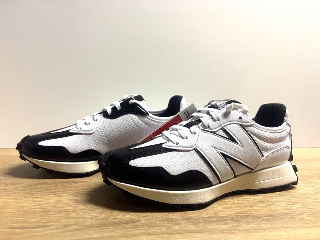 未使用 23.5cm D ニューバランスゴルフシューズ WGS327AFホワイト