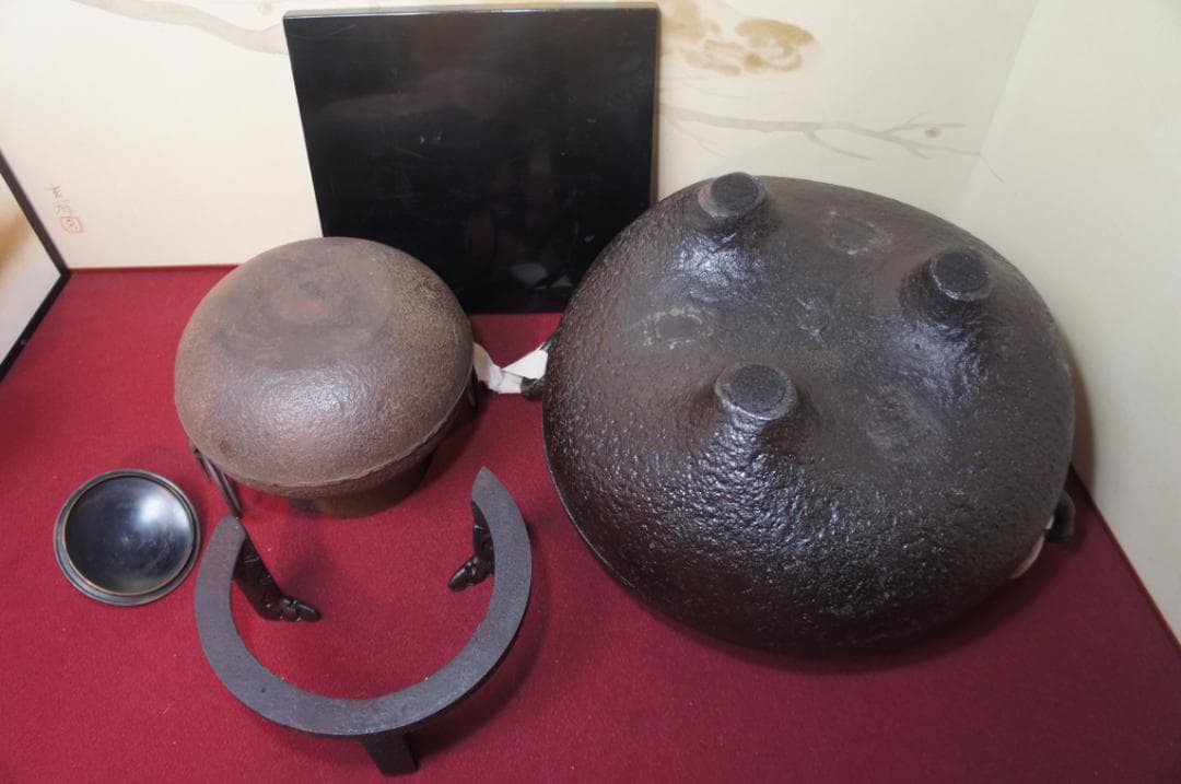 ☆美品 未使用 尾垂釜 やつれ(窶れ)風炉 欠風炉 五徳 車軸釜料込み