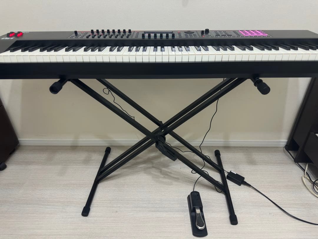 Roland FANTOM-08 シンセサイザー