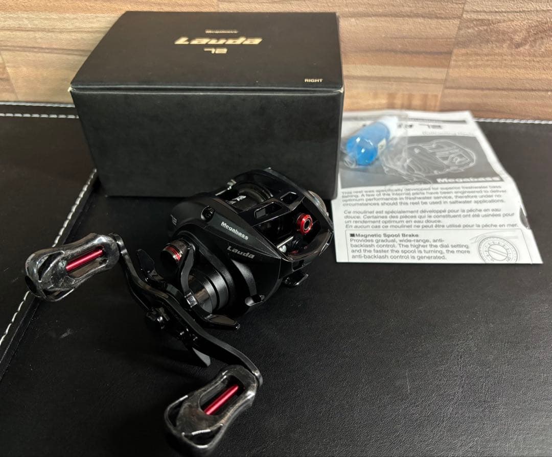 リール Lauda72 RIGHT MEGABASS REEL