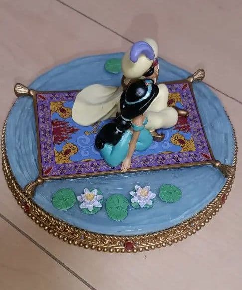 アラジン置物　ディズニーストア