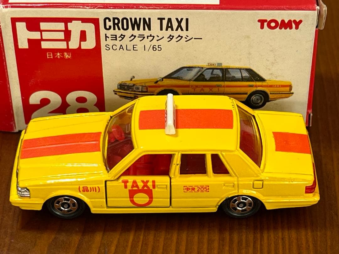 トミカ 28 トヨタ クラウン タクシー