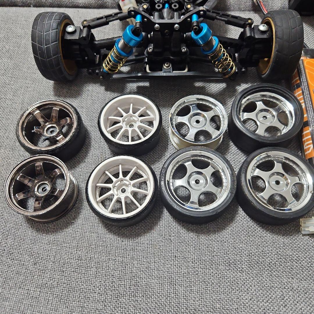 タミヤ　TT-02B　 ネオスコーチャーBT3本Bチェッカー付き　オプション多数