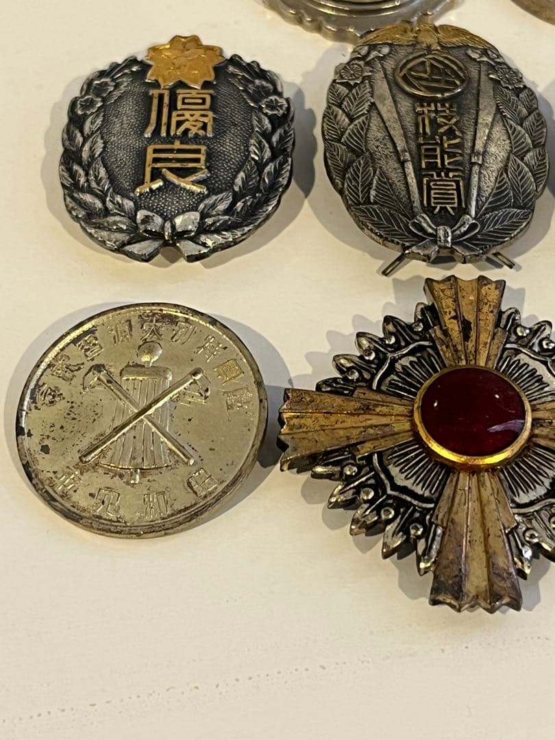 超大量　勲章　記念賞　大日本帝国　戦時中　レア　コレクション　アンティーク　銀貨