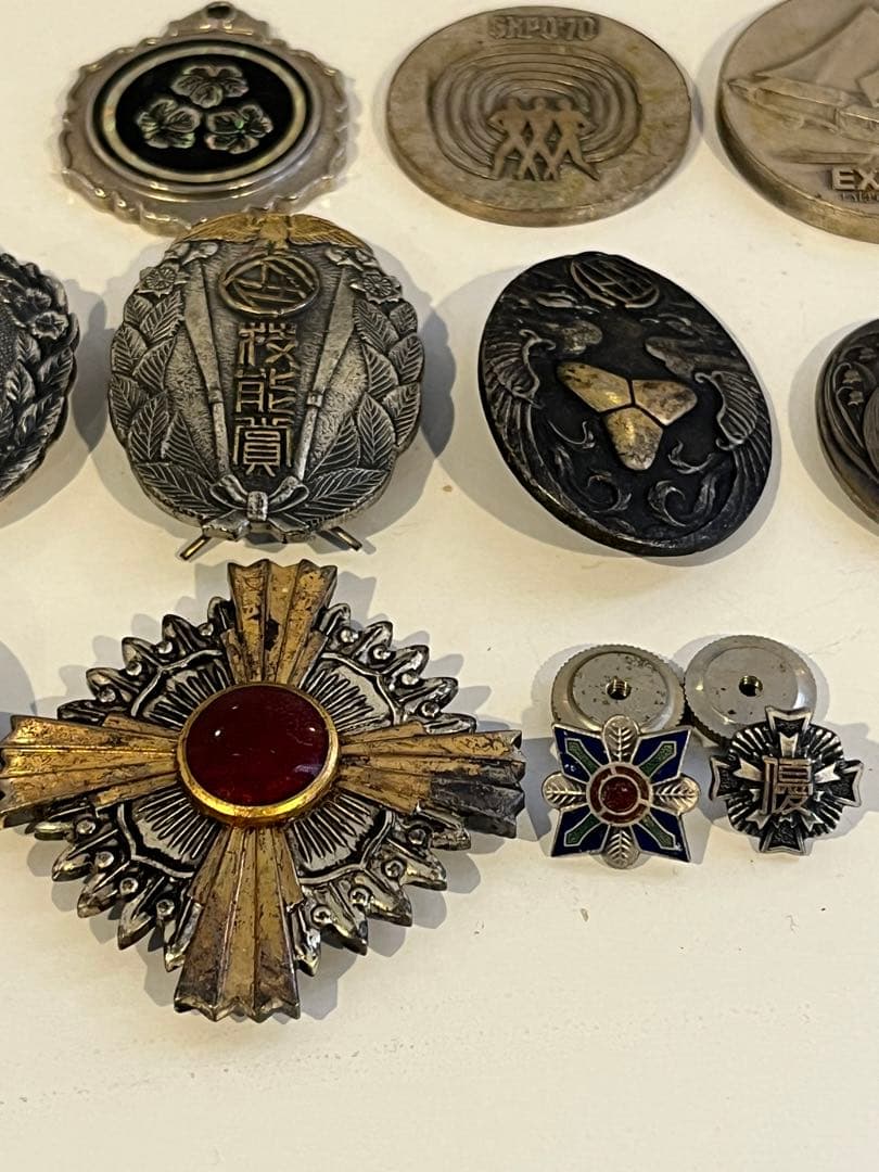 超大量　勲章　記念賞　大日本帝国　戦時中　レア　コレクション　アンティーク　銀貨