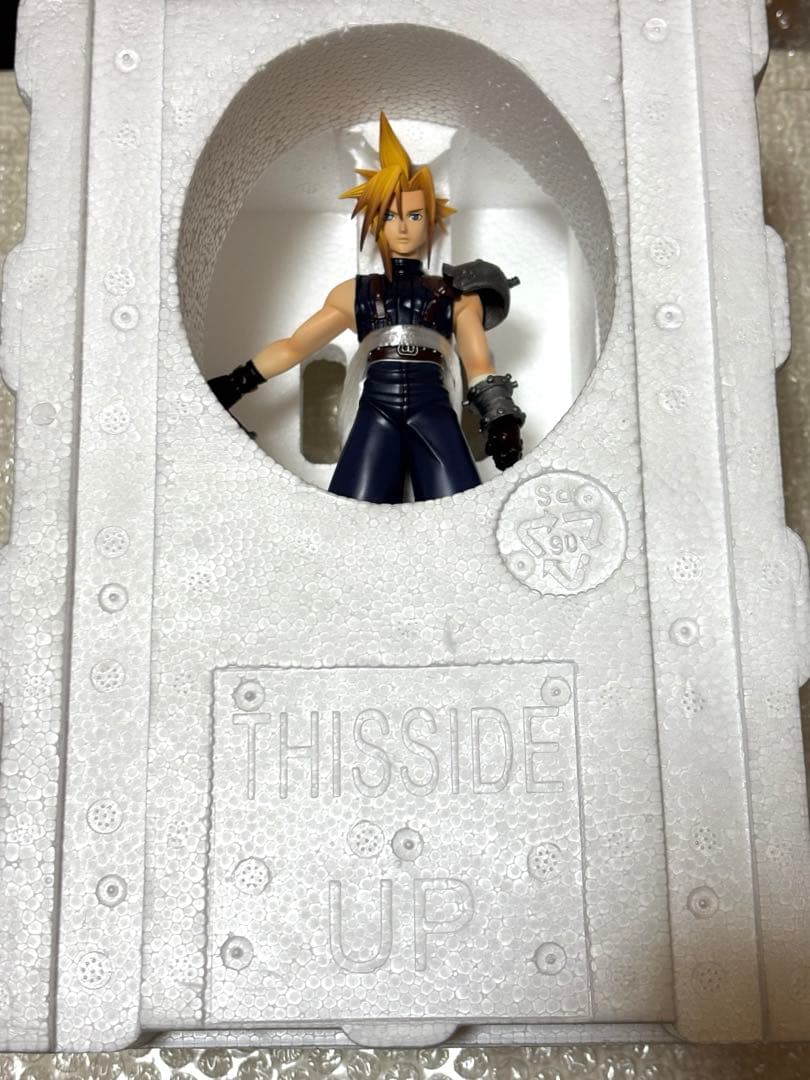 ファイナルファンタジー7 コールドキャスト クラウド　フィギュア