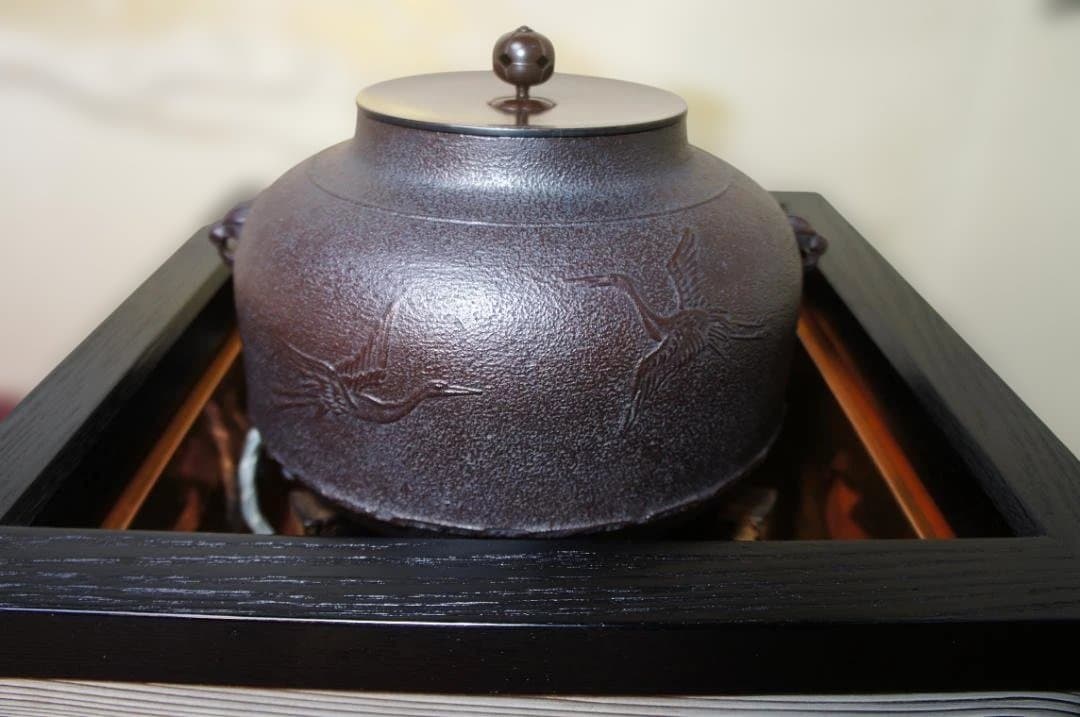 ☆焼杉置炉 在銘 真形釜 釜鐶 置炉用600w炭型電熱器 送料込み