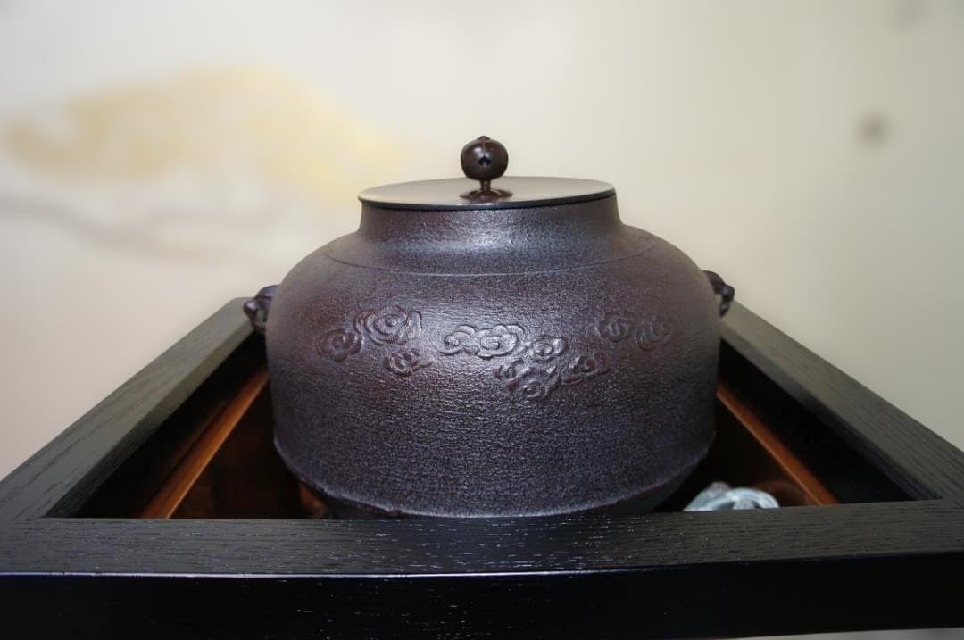 ☆焼杉置炉 在銘 真形釜 釜鐶 置炉用600w炭型電熱器 送料込み