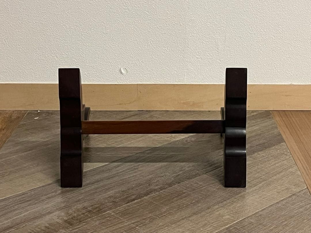 木製 無垢材 透かし 二本掛用 刀掛け 武具 刀装具