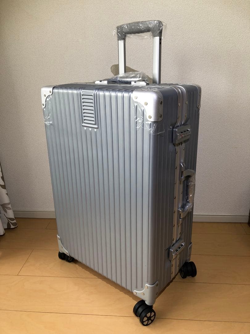 スーツケース　キャリーケース　Mサイズ(不織布カバー付き)