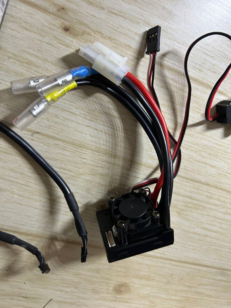 84 タミヤ　ブラシレスモーター10.5T、ESC