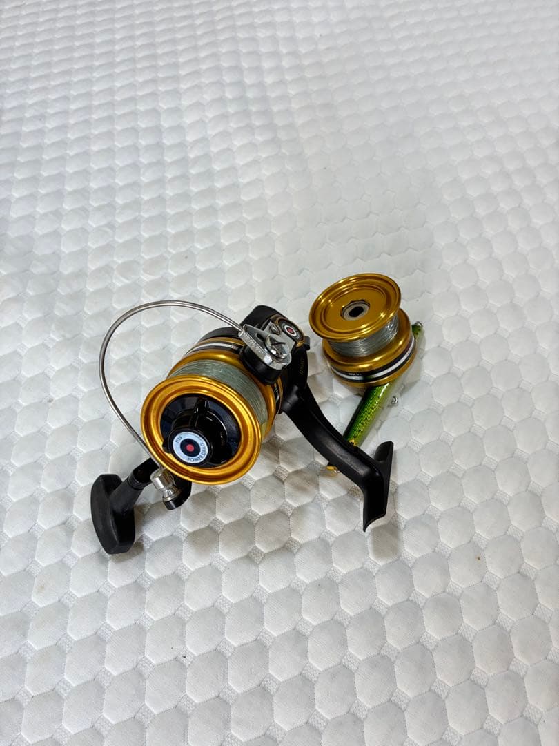 PENN4500SSスピニングリール ブラック/ゴールド