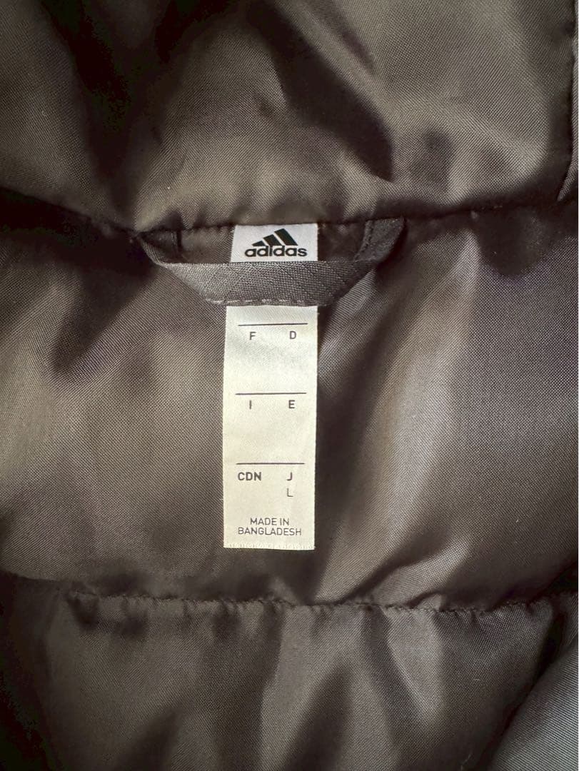 adidasベンチコート