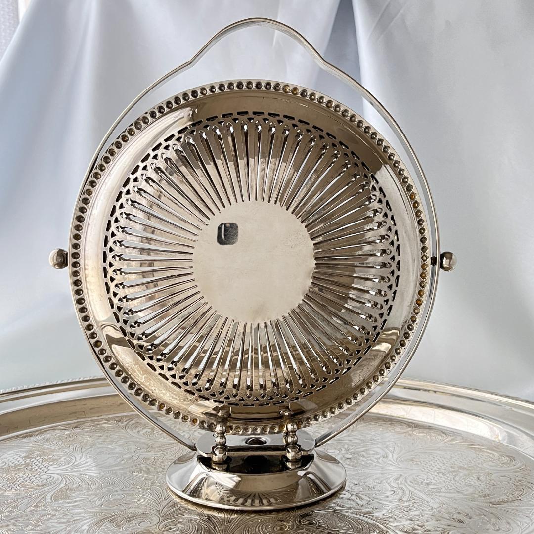 【英国】 パールと透かしのケーキスタンド バタフライ式