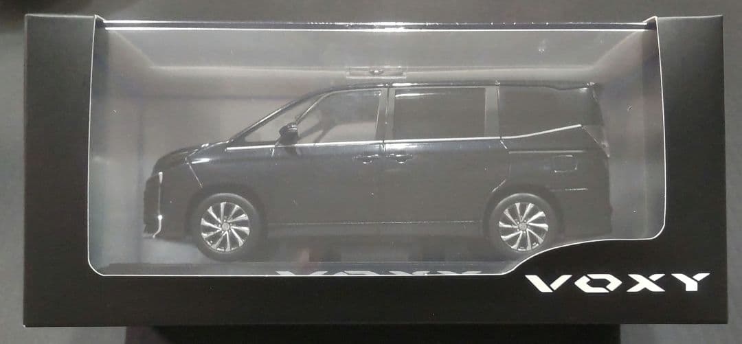 TOYOTA現行VOXY未開封ミニカー 1/30サイズ90系☆ヴォクシー非売品