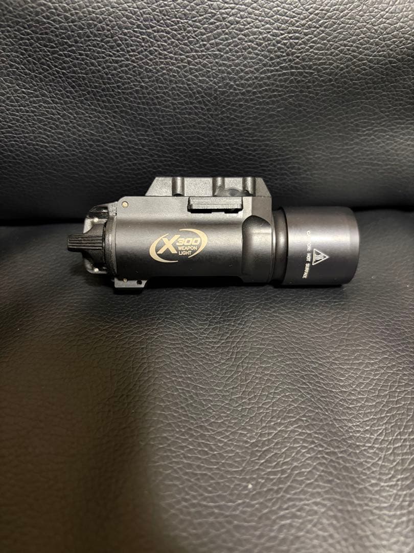 【実物】美品　SUREFIRE X300 WEAPONLIGHT