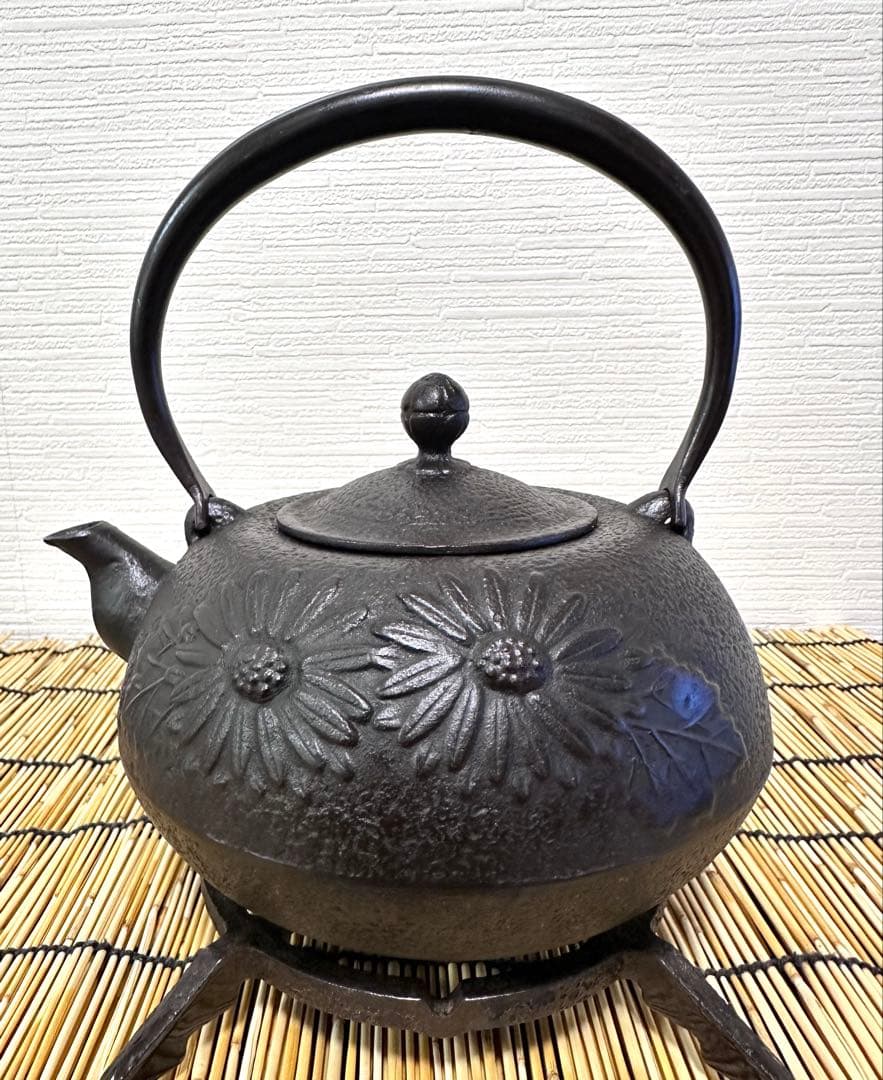 未使用、付属品付　岩手県奥州佐秋鋳造所 佐藤守巨造 真作保証　苺様　売約済み