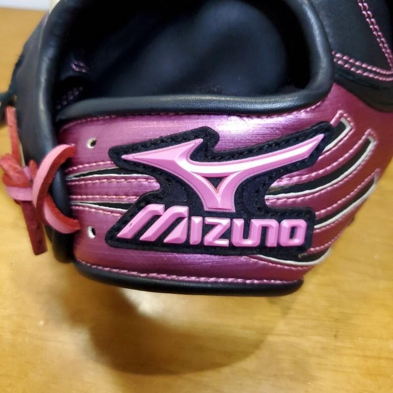 ミズノ ブレイブスピリット 限定モデル メタリックカラー 美品 軟式グローブ