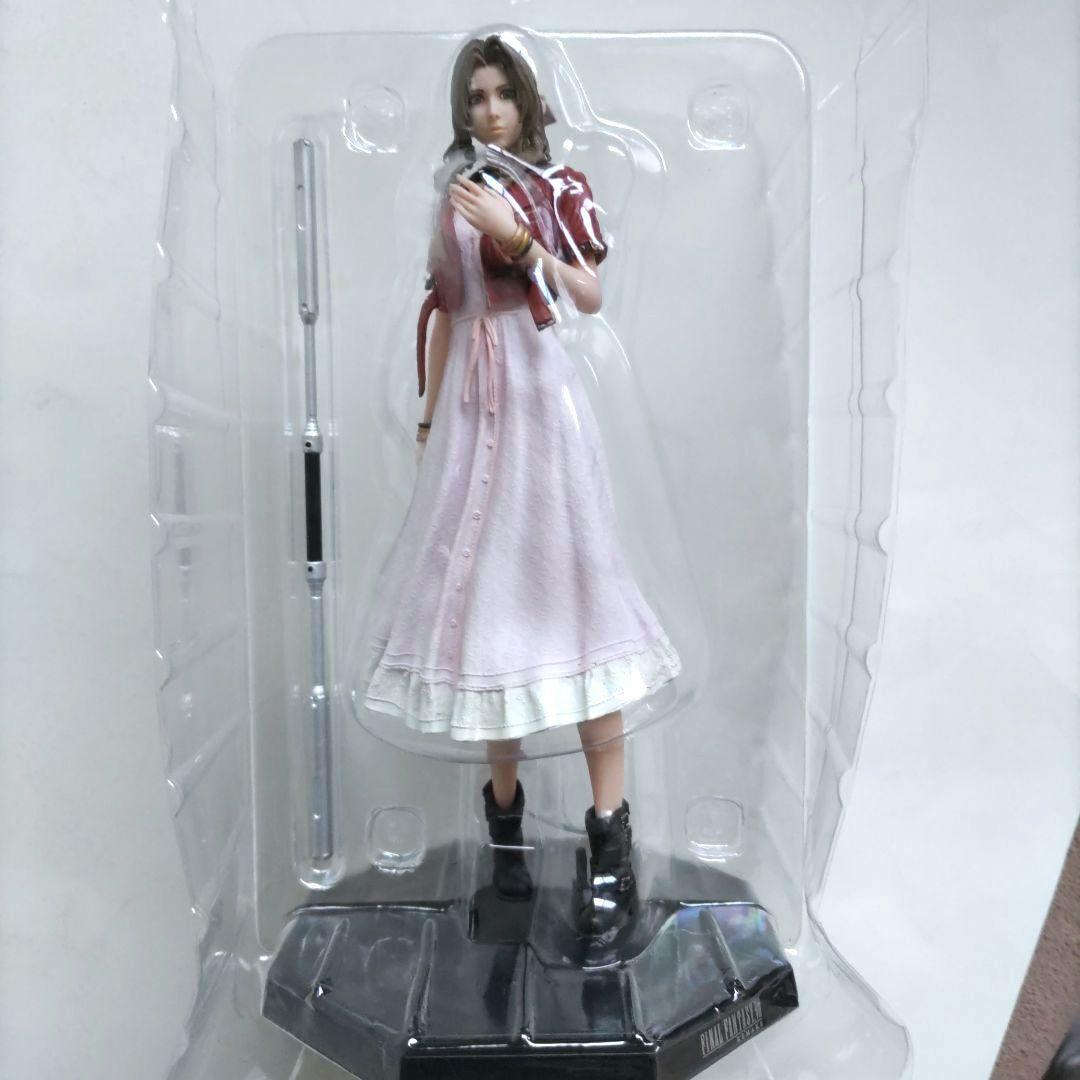 ファイナルファンタジーⅦ　フィギュア　2点