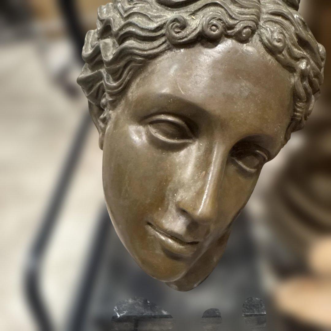 ブロンズ女性顔彫刻 黒大理石台座