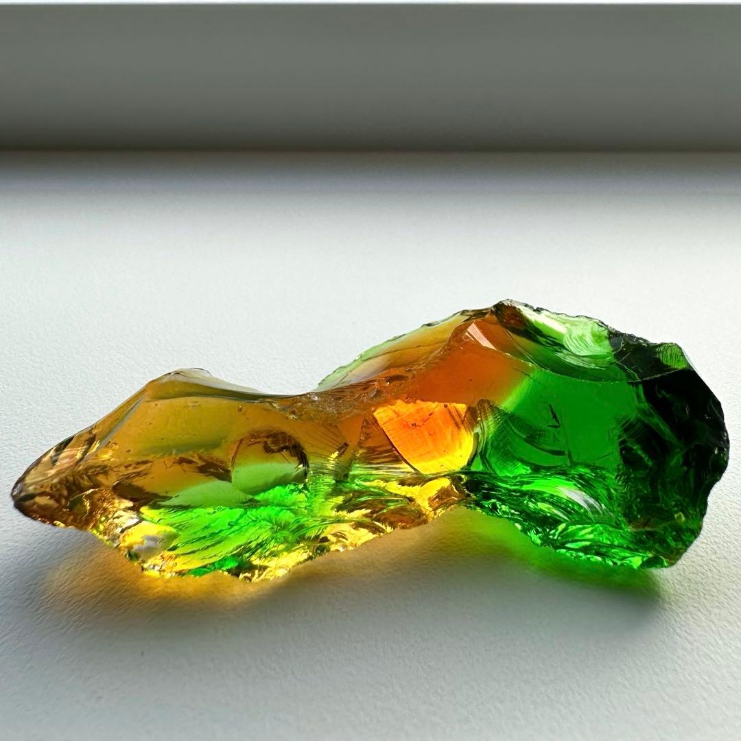 アンダラクリスタル　シエラネバダ　20.0g 南国　エメラルド　マルチカラー　金