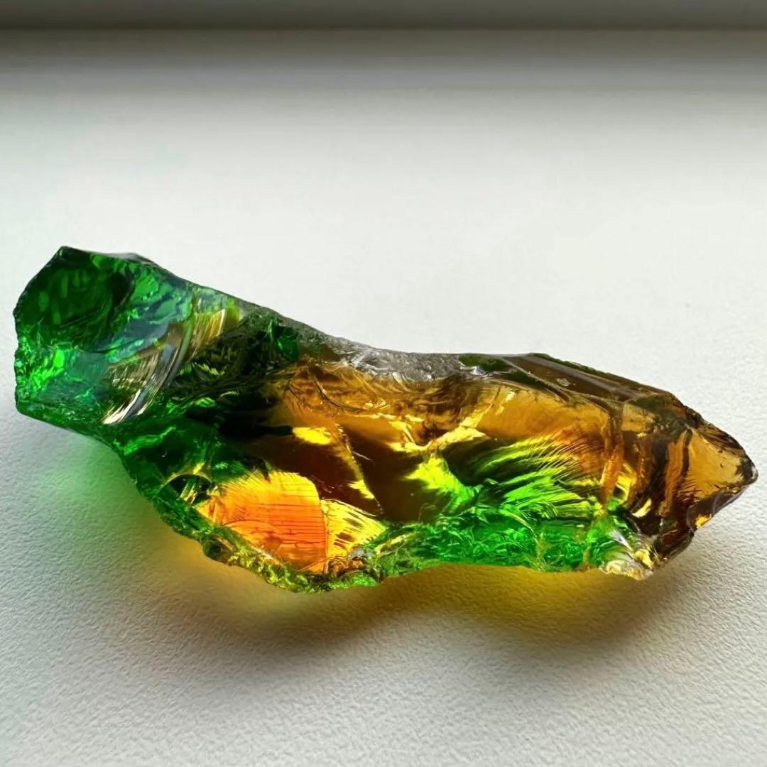 アンダラクリスタル　シエラネバダ　20.0g 南国　エメラルド　マルチカラー　金