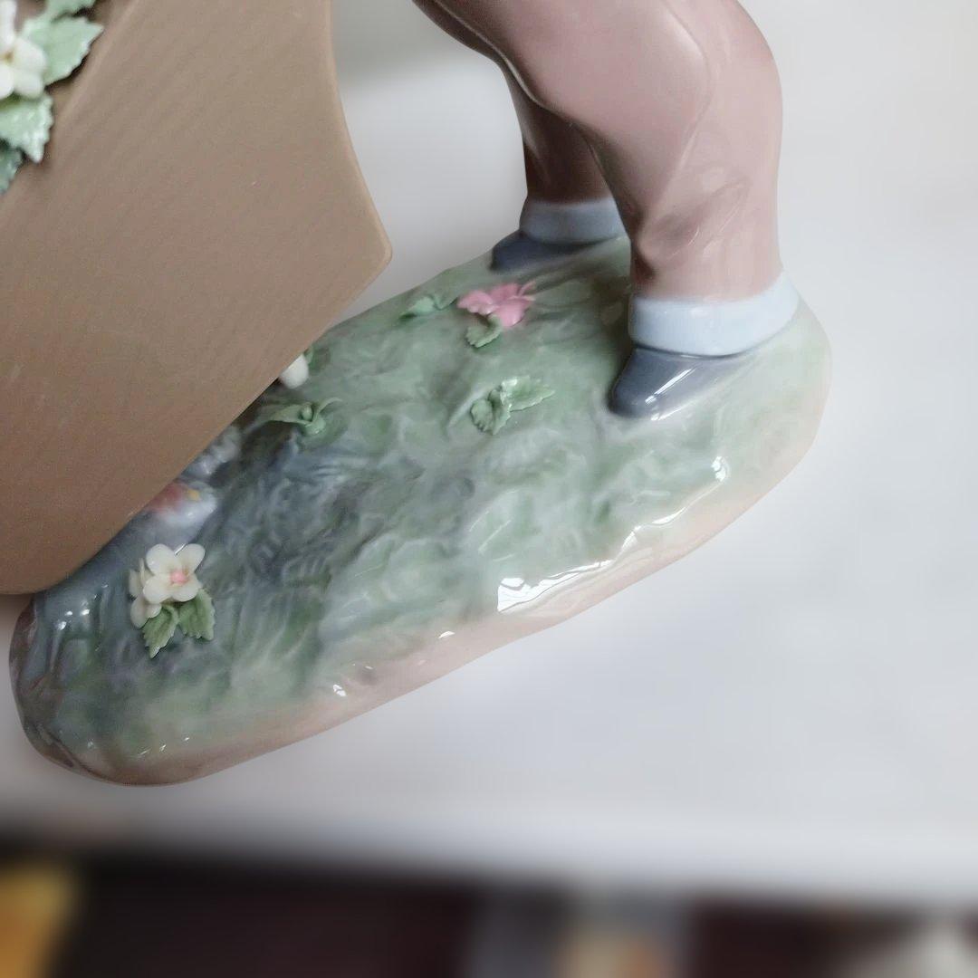 陶器製 子供の像 花手押し車