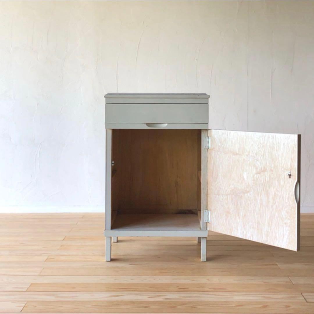 キャビネット　アンティーク　木製　古家具　古道具　家具　店舗什器　花台　シャビー