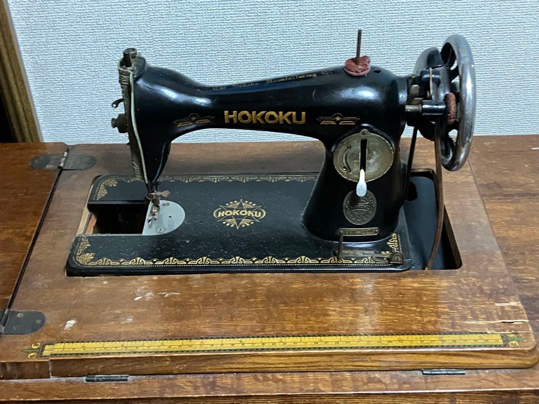 アンティーク足踏みミシン