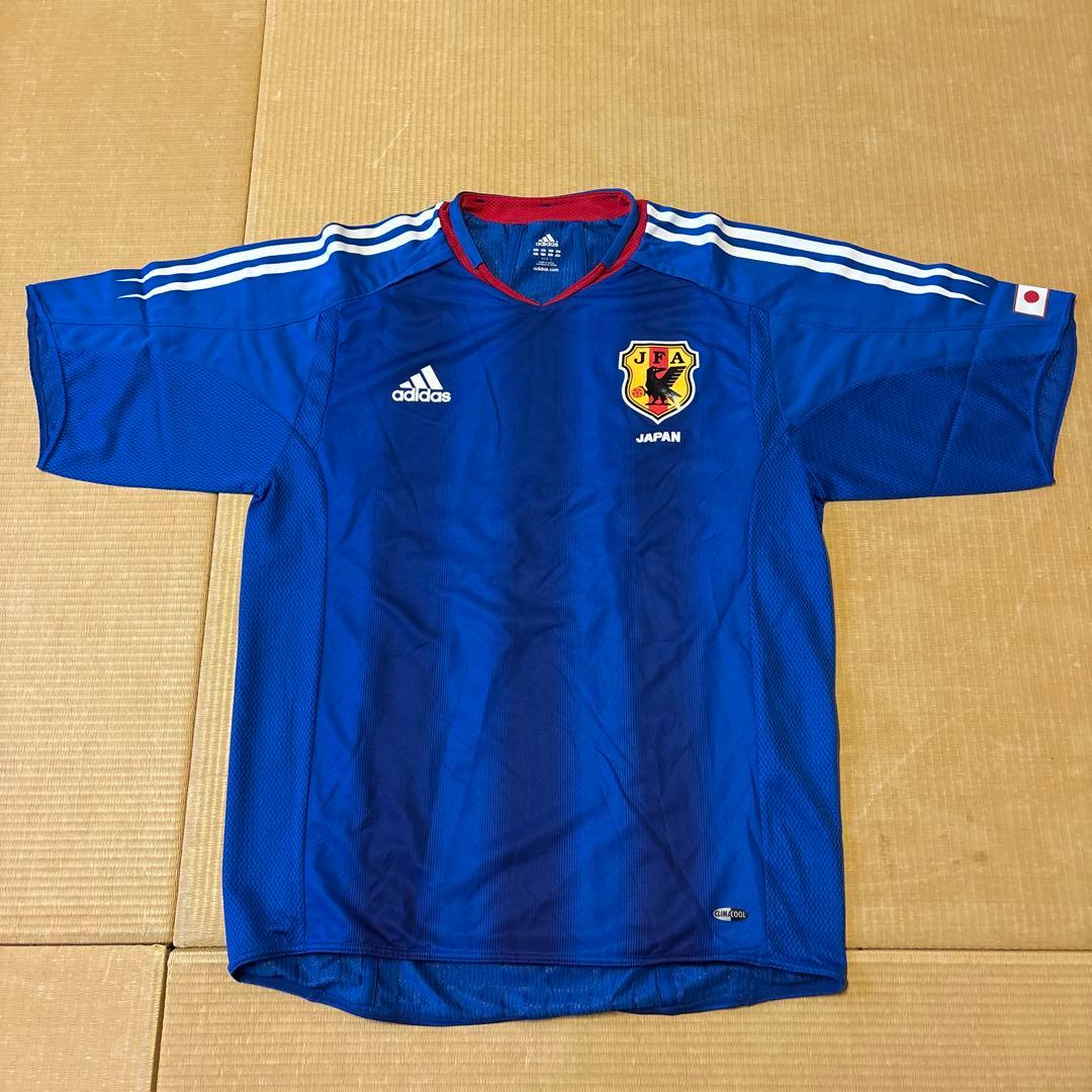 FIFAワールドカップユニフォーム2枚（ピンバッチ付き）