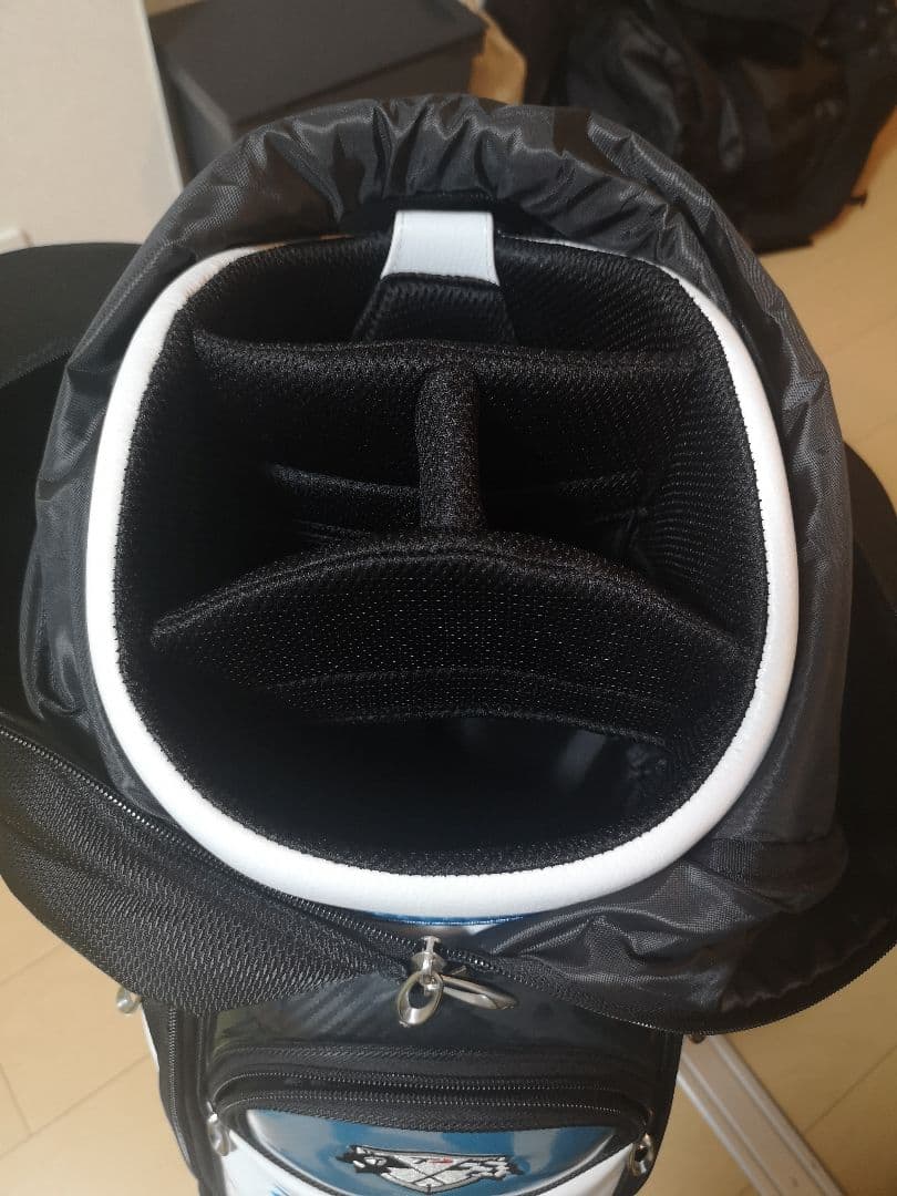 【送料込み変更】TaylorMade キャディバッグ ホワイト・ブラック・ブルー