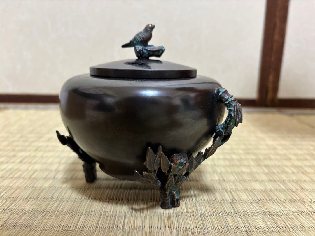 瑞峰作 銅製香炉 鳥摘蓋 唐草装飾 共箱付き 使用感あり