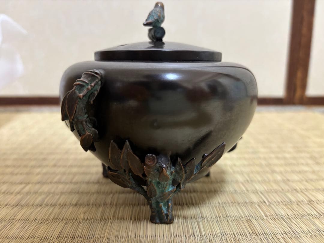 瑞峰作 銅製香炉 鳥摘蓋 唐草装飾 共箱付き 使用感あり