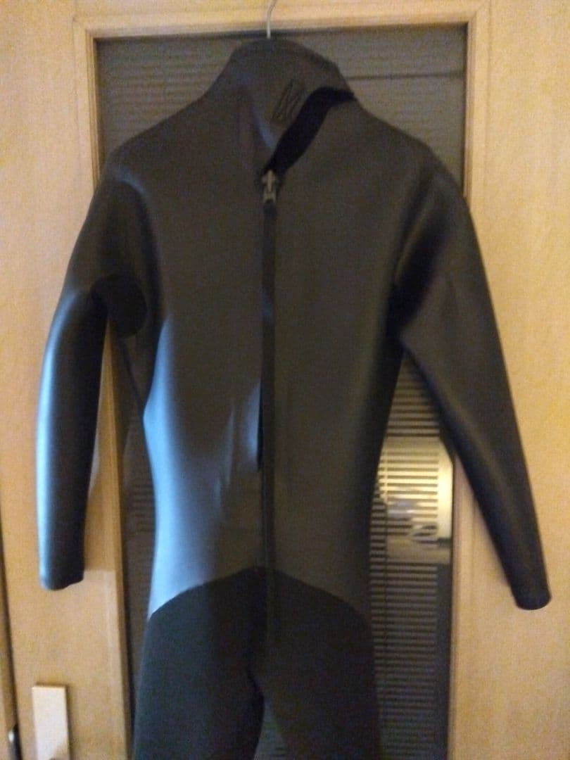 値下げ。クラシック　フルスーツ ブラック 背面ジッパー